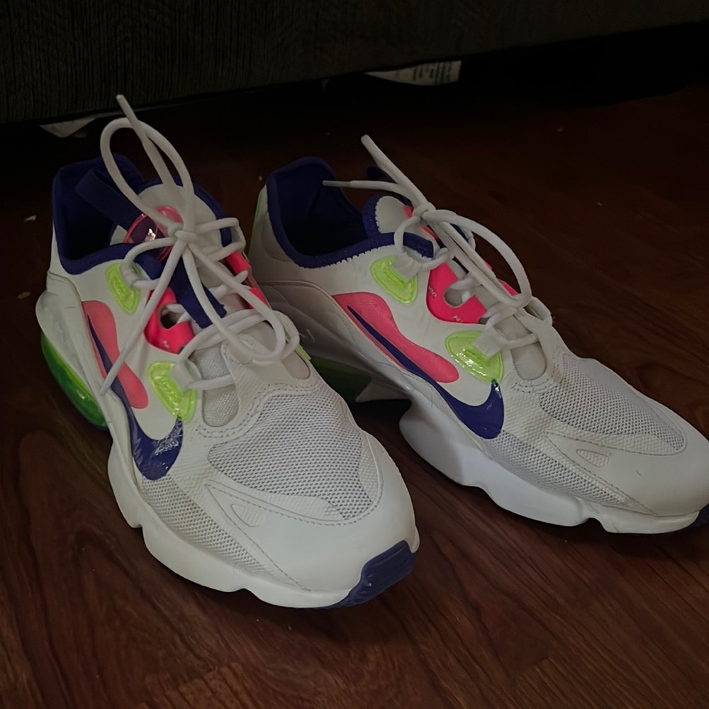 Barely work Nike AirMax size 6.5